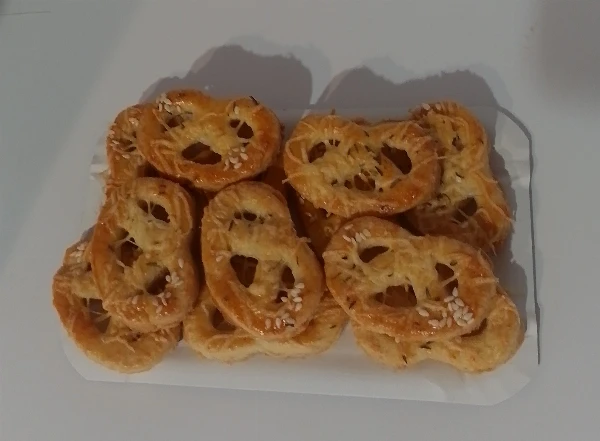 Békebeli sajtos perec