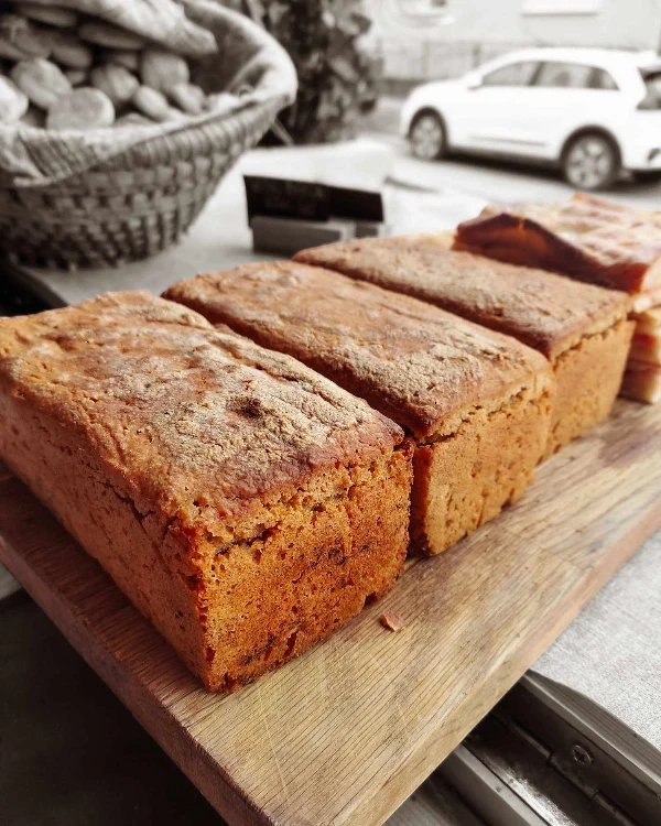 100% teljeskiőrlésű bözödi alakor kenyér