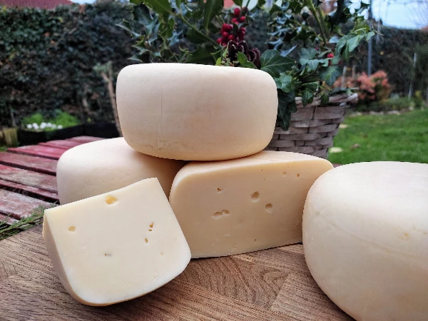 kapros-fokhagymás trappista