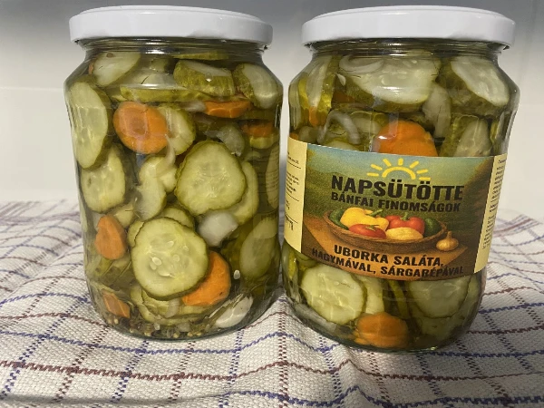 Uborka saláta - hagymával, sárgarépával