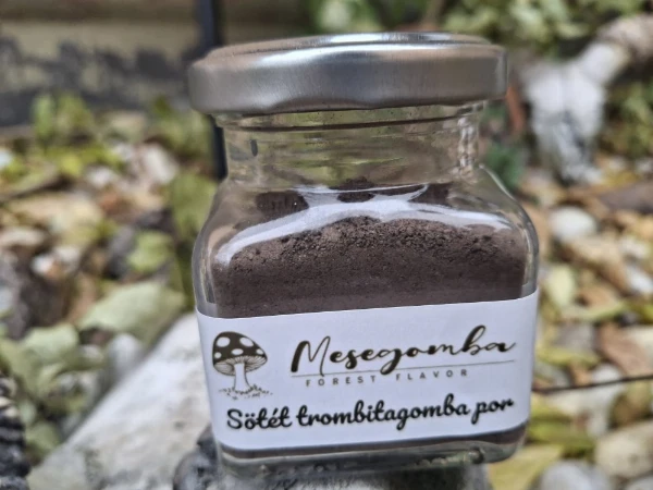 Sötét trombitagomba por