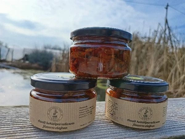 Aszalt koktélparadicsom fűszeres olajban