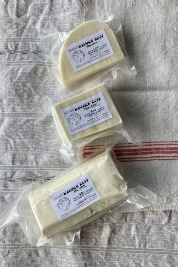 Kecske "Paneer" grillsajt