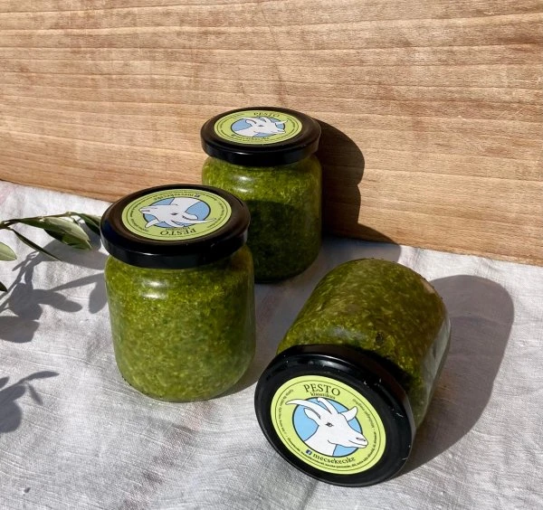 Bazsalikom pesto